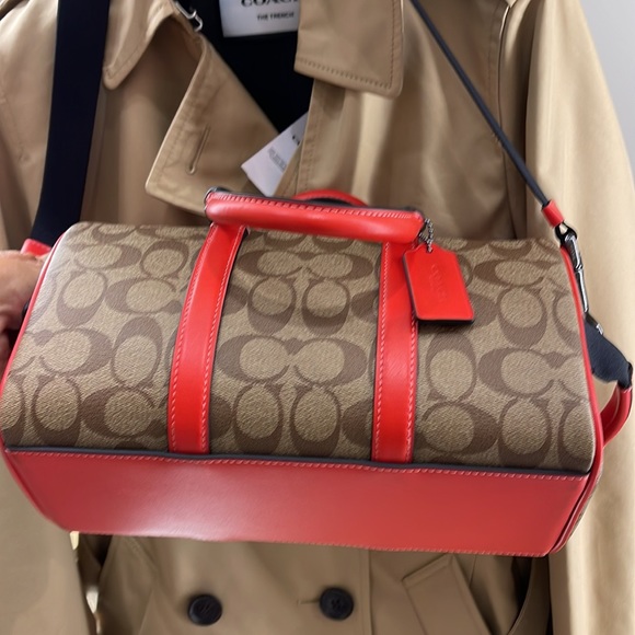 Coach men's Venturer Crossbody 27 In Colorblock Signature Canvas
QB/Khaki/Miami - Picture 4 of 16